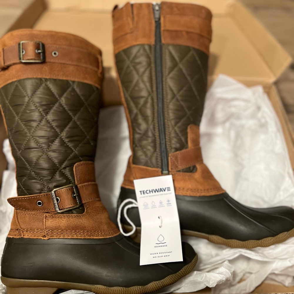 Women's Quilted Boots - Brown and Olive